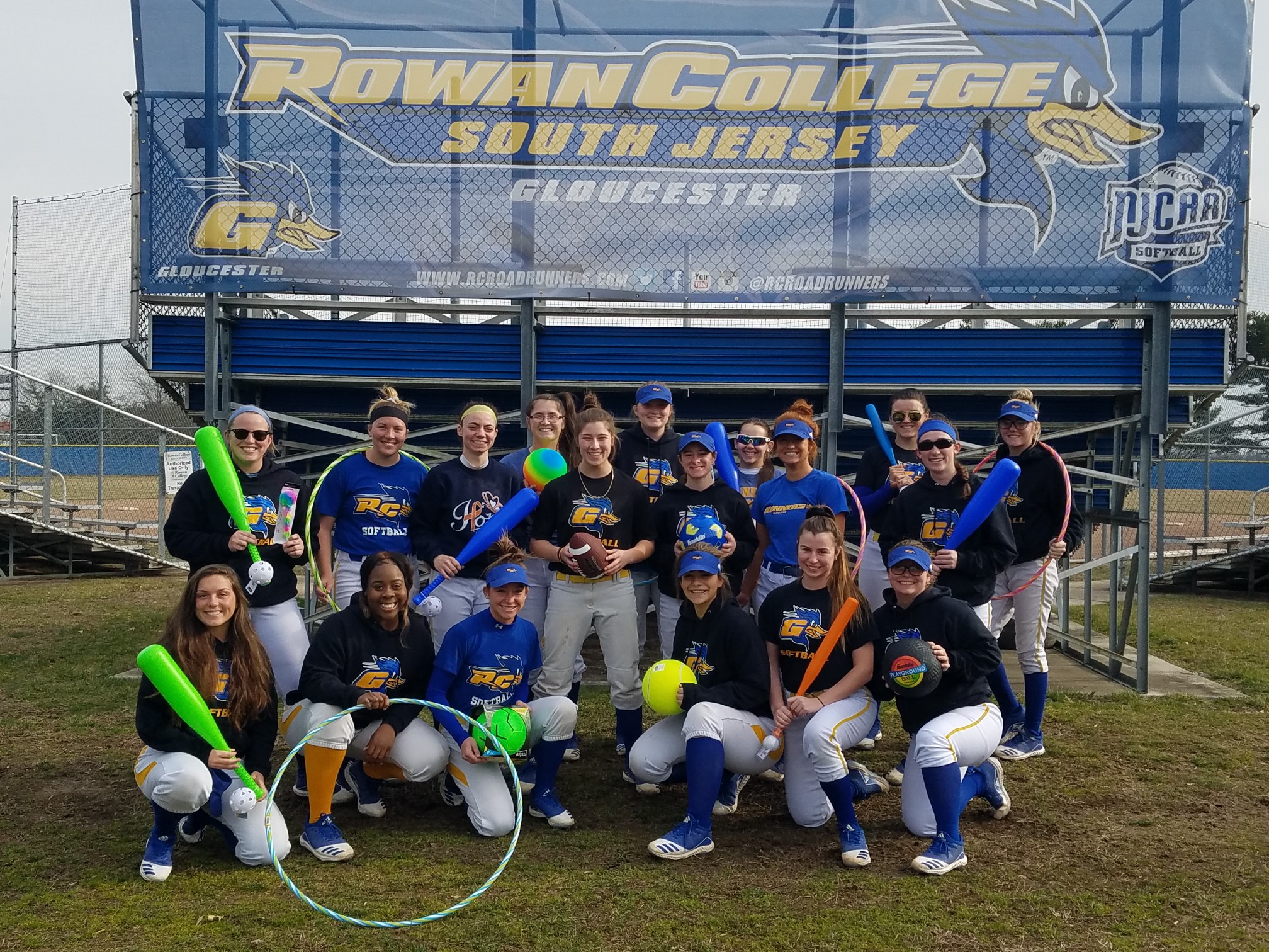 The pandemic couldn’t bench the RCSJ softball team when it came to uplifting the spirits of Apollo Elementary School students in Florida. Roadrunner student athletes include: Lacey Abrego, Kylie Abriola, Julianna Capasso, Brooke Cooper, Olivia Farina, Sabrina Finneran, Grace Fox, Paige Fox, Mackenzie Freas, Jill Frisone, Molly Kurz, Victoria London, Macenzie Long, Kelsee Murphy, Angelina Picozzi, Makenzie Ponto, Kaylee Smallets and Leigh Swietanski.