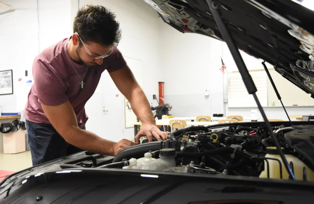 Automotive Engine Repair i 6ddbHpk